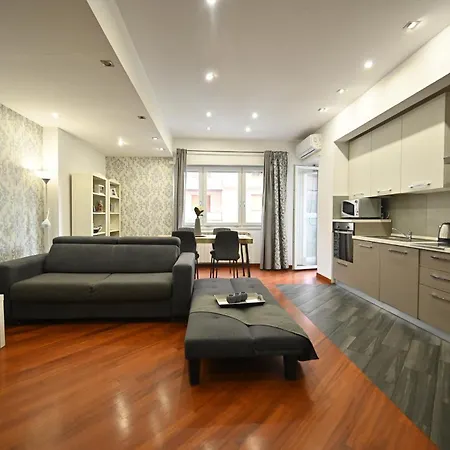 La Apartment *