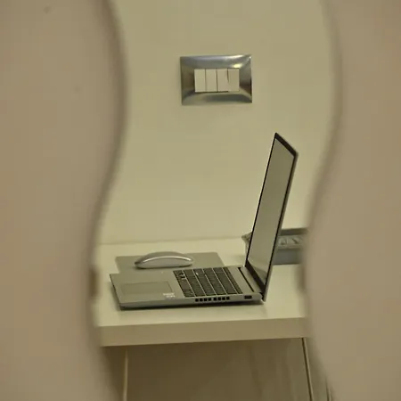 La Apartment *